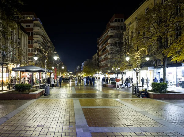 SOFYA, BULGARIA - 13 Eylül 2025: Bulgaristan 'ın Sofya Şehir Merkezi' nin panoramik gece manzarası