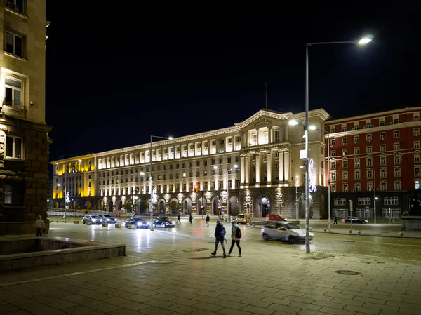 SOFYA, BULGARIA - 13 Eylül 2025: Bulgaristan 'ın Sofya Şehir Merkezi' nin panoramik gece manzarası