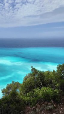 Yunanistan 'ın İyon Adaları' ndaki Egremni Sahili yakınlarındaki Lefkada Sahili 'nin Muhteşem Panoraması