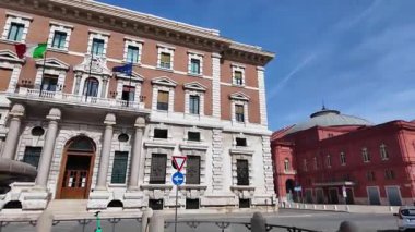 BARI, İtalya - 16 Mayıs 2024: İtalya 'nın Apulia Bölgesi, Bari şehrinin şaşırtıcı günbatımı manzarası