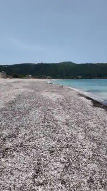 Yunanistan 'ın İyon Adaları' ndaki Agios Ioannis plajı yakınlarındaki Lefkada Sahili 'nin Muhteşem Panoraması