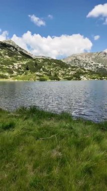 Bulgaristan 'ın Banderitsa bölgesindeki Pirin Dağı' nın şaşırtıcı yaz manzarası