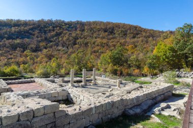 Bulgaristan 'ın Kardzhali Bölgesi, Perperikon antik Trakya kentinin sonbahar manzarası