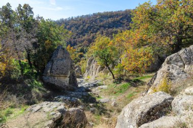 Bulgaristan 'ın Kardzhali Bölgesi, Perperikon antik Trakya kentinin sonbahar manzarası