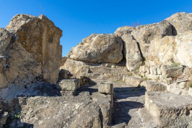 Bulgaristan 'ın Kardzhali Bölgesi, Perperikon antik Trakya kentinin sonbahar manzarası