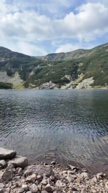 Bulgaristan 'ın Yakoruda Gölleri yakınlarındaki Rila Dağı' nın İnanılmaz Yaz Manzarası