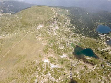 Bulgaristan 'ın Yedi Rila Gölü yakınlarındaki Rila Dağı' nın şaşırtıcı hava manzarası