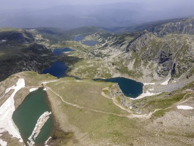 Bulgaristan 'ın Yedi Rila Gölü yakınlarındaki Rila Dağı' nın şaşırtıcı hava manzarası