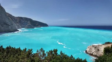 Yunanistan 'ın İyon Adaları' ndaki Porto Katsiki plajı yakınlarındaki Lefkada Sahili 'nin Muhteşem Panoraması