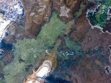 Bulgaristan 'ın başkenti Sofya' daki Pancharevo Gölü 'nün kış manzarası