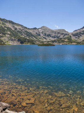 Bulgaristan 'ın Popovo Gölü yakınlarındaki Pirin Dağı' nın İnanılmaz Yaz Manzarası