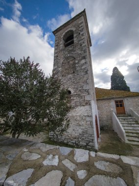 TheOLOGOS, THASOS, GREECE - 27 Aralık 2025: Thassos Adası, Doğu Makedonya ve Trakya, Yunanistan 'da Theologos Köyü Panoraması