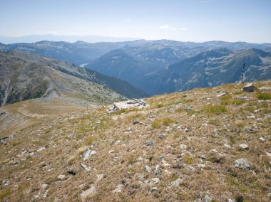 Bulgaristan 'ın Musala zirvesi etrafındaki Rila Dağı' nın yaz manzarası