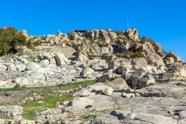 Bulgaristan 'ın Kardzhali Bölgesi, Perperikon antik Trakya kentinin sonbahar manzarası