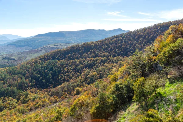 Bulgaristan 'ın Kardzhali Bölgesi, Perperikon antik Trakya kentinin sonbahar manzarası