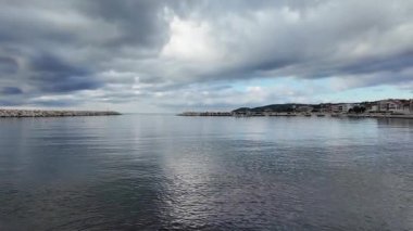 LİMENARIA, THASOS, GREECE - 27 Aralık 2025: Limenaria, Thassos Adası, Doğu Makedonya ve Trakya 'nın İnanılmaz Panoraması, Yunanistan