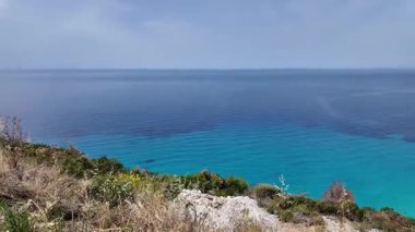 Yunanistan, İyon Adaları, Milos plajı yakınlarındaki Lefkada 'nın şaşırtıcı Panoraması