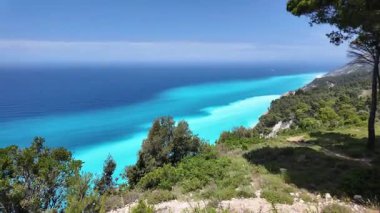 Yunanistan 'ın İyon Adaları' ndaki Egremni Sahili yakınlarındaki Lefkada Sahili 'nin Muhteşem Panoraması