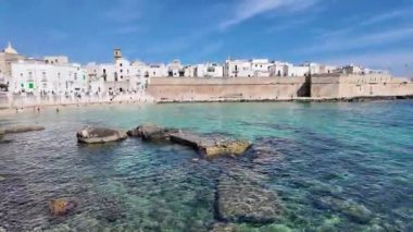 İtalya 'nın Apulia Bölgesi, Monopoli şehrinin muhteşem manzarası