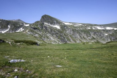 Bulgaristan 'ın Yedi Rila Gölünün etrafındaki Rila Dağı' nın muhteşem manzarası
