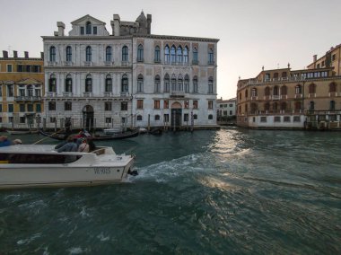 VENICE, İtalya - 05 Aralık 2024: Venedik, Veneto Bölgesi, İtalya 'nın Eski Kenti Panorama