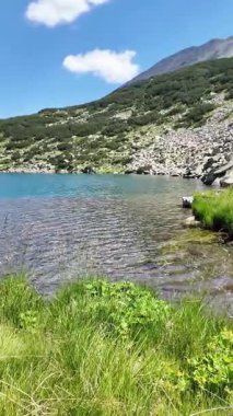 Bulgaristan 'ın Banderitsa Gölü çevresindeki Pirin Dağı' nın şaşırtıcı yaz manzarası