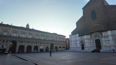 BOLOGNA, İtalya - 07 Aralık 2024: Bologna 'nın Eski Kasabası Panorama, Emilia-Romagna Bölgesi, İtalya