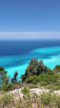 Yunanistan 'ın İyon Adaları' ndaki Egremni Sahili yakınlarındaki Lefkada Sahili 'nin Muhteşem Panoraması