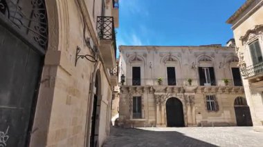 İtalya 'nın Apulia Bölgesi' ndeki Eski Lecce kasabasının muhteşem manzarası.