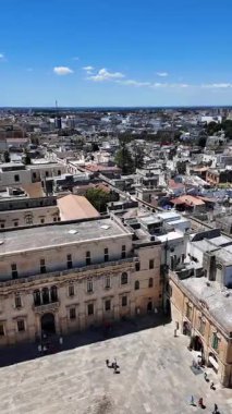 İtalya 'nın Apulia Bölgesi' ndeki Eski Lecce kasabasının muhteşem manzarası.