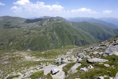 Bulgaristan 'ın Kalin zirvesi yakınlarındaki Rila Dağı' nın İnanılmaz Yaz Manzarası