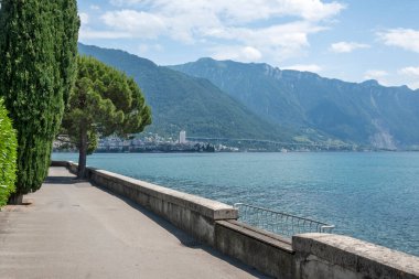 Montreux şehrinin yaz panoraması, Vaud Kantonu, İsviçre