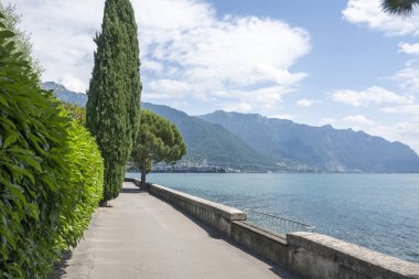 Montreux şehrinin yaz panoraması, Vaud Kantonu, İsviçre
