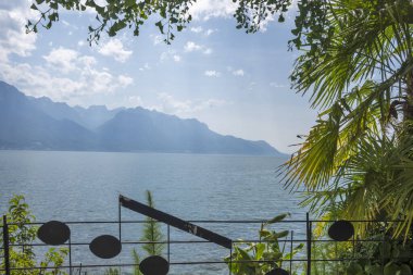 Montreux şehrinin yaz panoraması, Vaud Kantonu, İsviçre