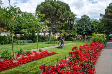 Montreux şehrinin yaz panoraması, Vaud Kantonu, İsviçre
