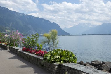 Montreux şehrinin yaz panoraması, Vaud Kantonu, İsviçre