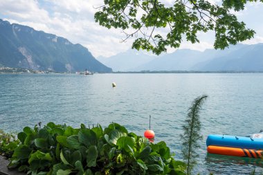 Montreux şehrinin yaz panoraması, Vaud Kantonu, İsviçre