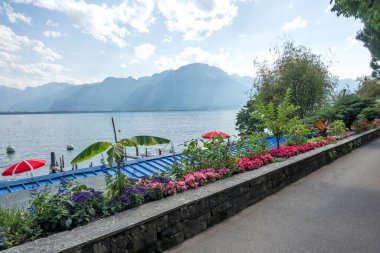 Montreux şehrinin yaz panoraması, Vaud Kantonu, İsviçre