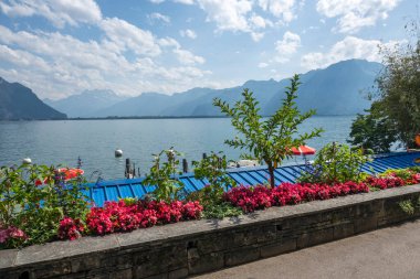 Montreux şehrinin yaz panoraması, Vaud Kantonu, İsviçre