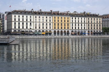 GENEVA, SWitzERLAND - 20 Haziran 2023: İsviçre 'nin Cenevre kentinin şaşırtıcı panoramik manzarası