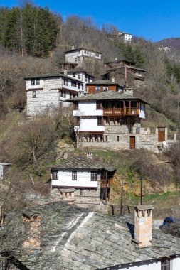 Otantik ondokuzuncu yüzyıl evleriyle Kosova Köyü Panoraması, Bulgaristan 'ın Filibe Bölgesi