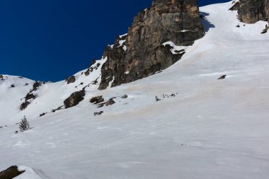 Bulgaristan 'ın Yedi Rila Gölü yakınlarındaki Rila Dağı' nın İnanılmaz Kış Panoraması