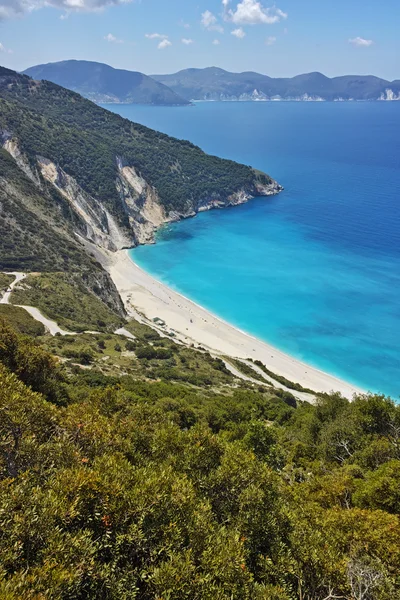 Acque blu della spiaggia di Myrtos, Cefalonia, Isole Ionie — Foto Stock