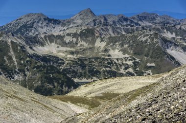 Pirin Dağı'nın kuzey kesiminde panoramik manzaralı