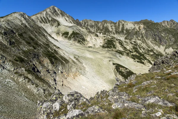 Panoramatický výhled na Polezhan hory, pohoří Pirin a okolí — Stock fotografie