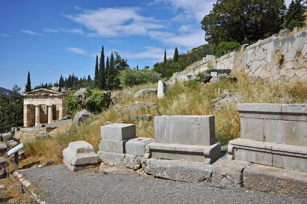 Panoramisch uitzicht van oude Griekse archeologische site van Delphi — Stockfoto