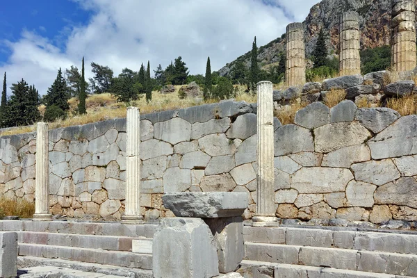 Ruiny starověkého řeckého archeologická lokalita z Delphi — Stock fotografie