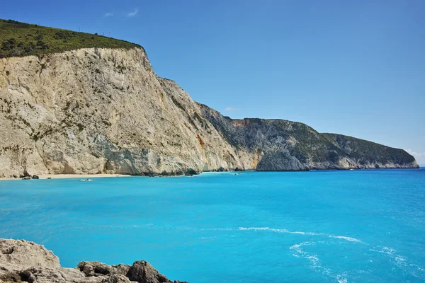 Blått vatten i stranden Porto Katsiki, Lefkada, Joniska öarna — Stockfoto