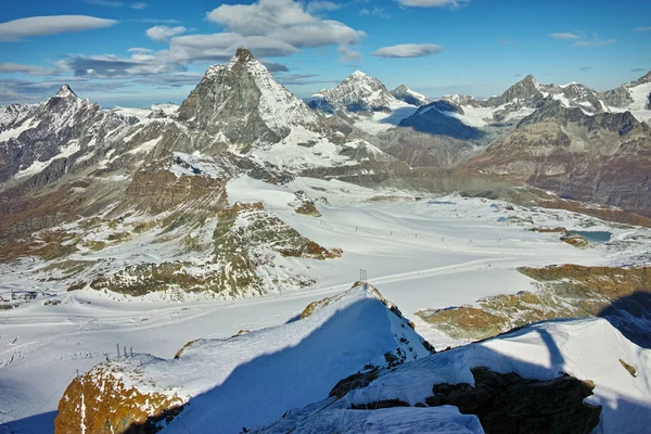Matterhorn tepe, Alpler panoramik manzaralı — Stok fotoğraf