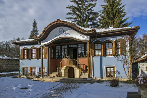 Дом Лютова, дом середины XIX века в Копривштице
